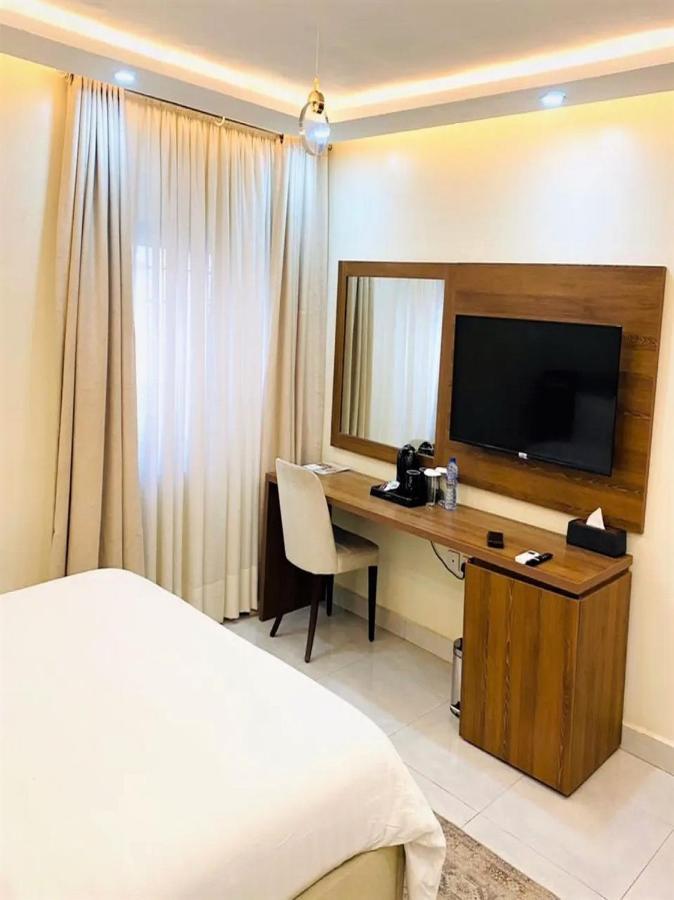 Plush Hotel,Abudża Zewnętrze zdjęcie