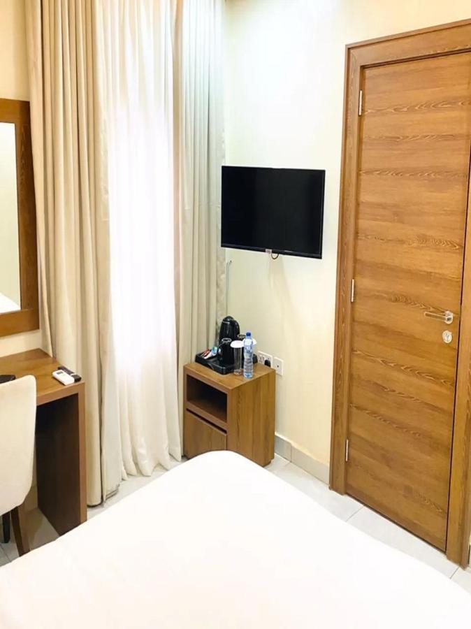 Plush Hotel,Abudża Zewnętrze zdjęcie